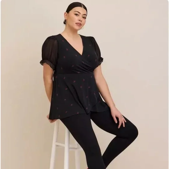 New! Torrid sz 2 Floral Roses Studio Knit Chiffon‎ Puff Sleeve Surplice Top 2X - Picture 4 of 6